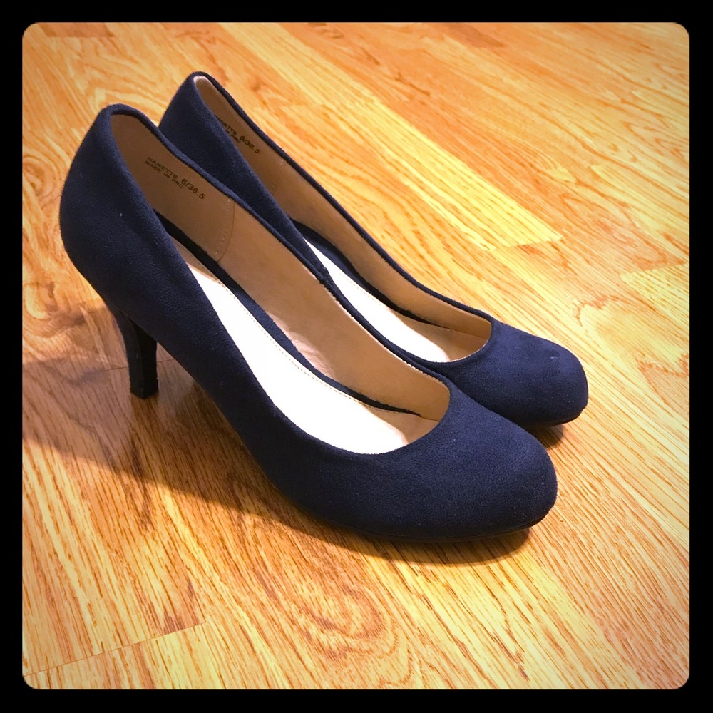 Navy velvet high heels